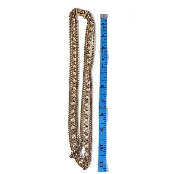 Trifari Vintage Gold Crown Chain Link Layered Necklace - Picture 4 of 7